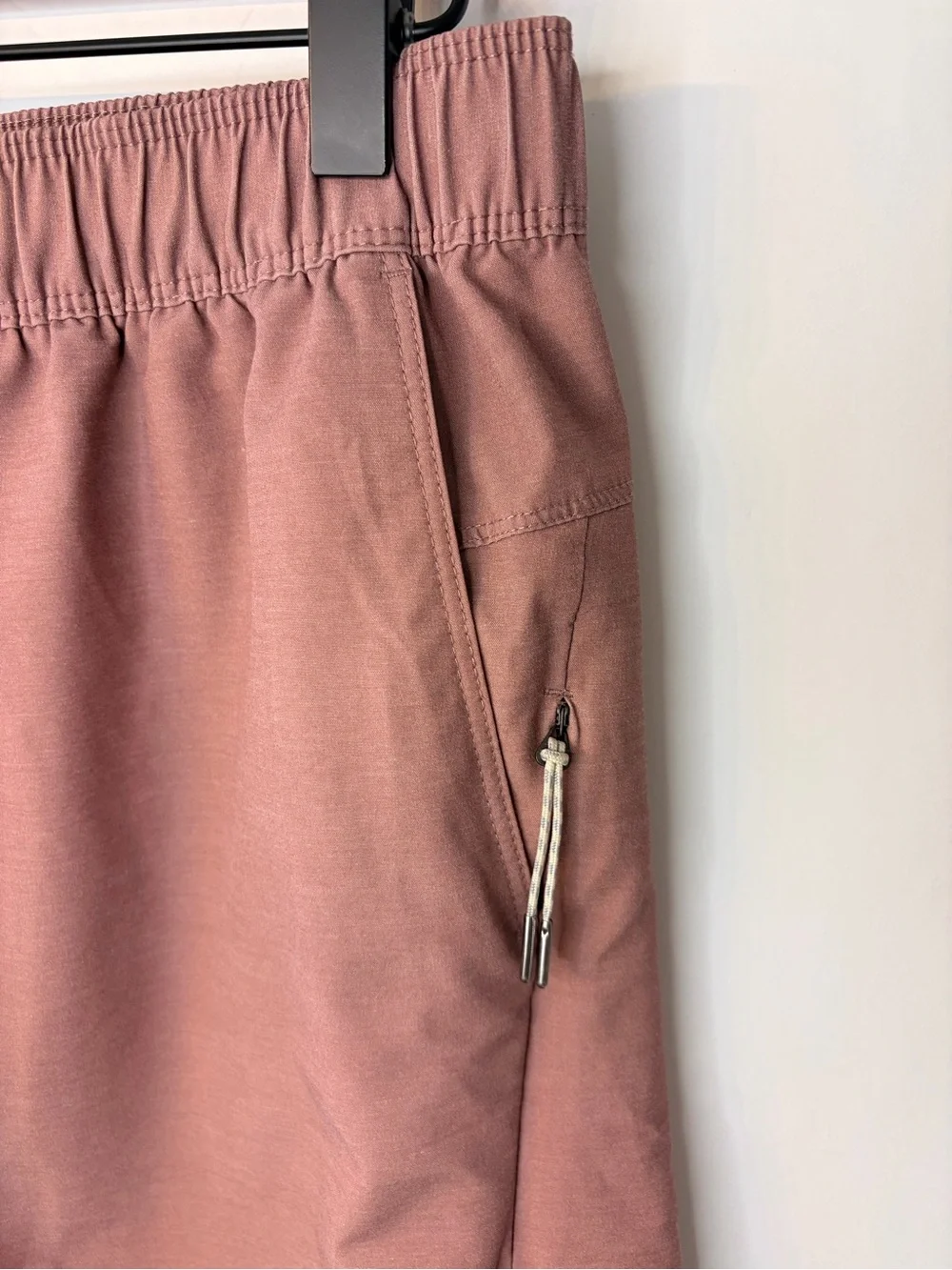 Vuori Men’s Unlined Maverick Volley Shorts in Zion Rose, Size Medium